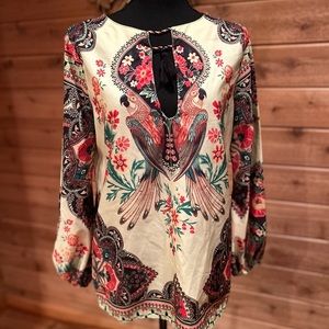 Modern pullover style tunic top with gorgeous parrot design!